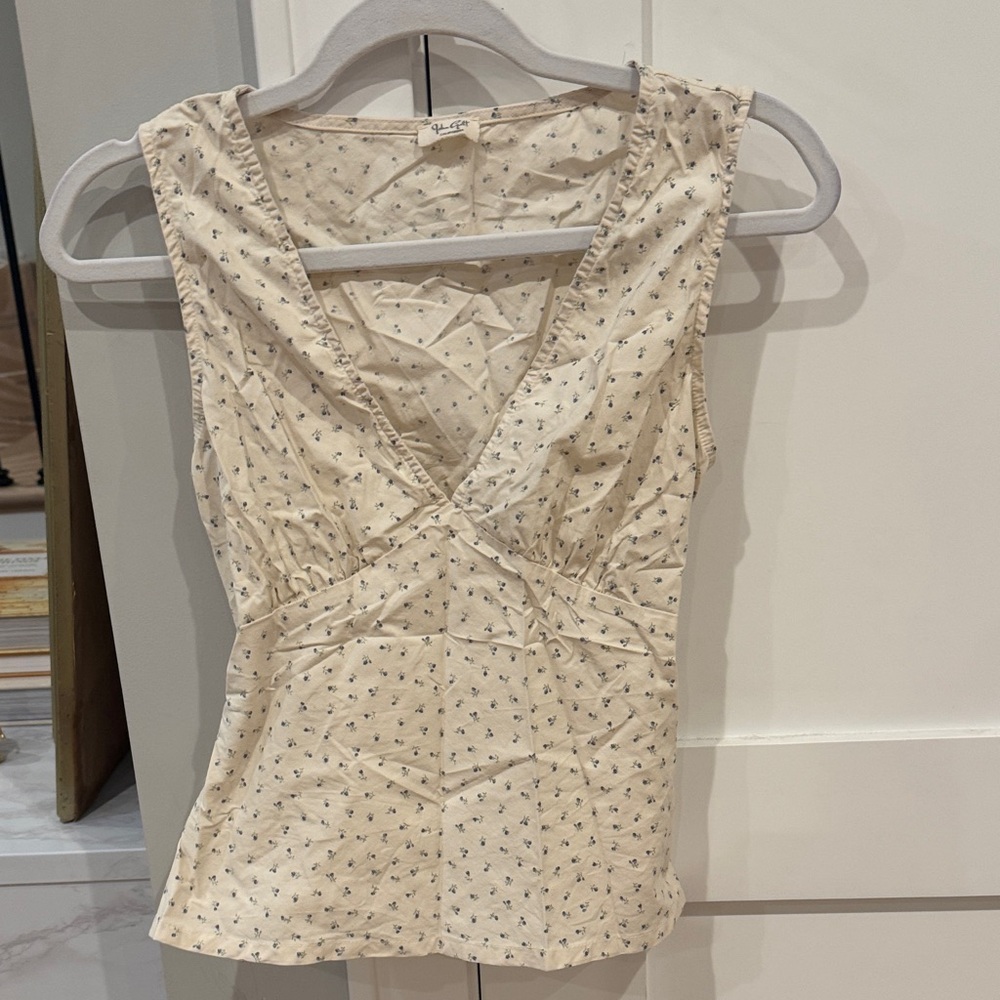 John Galt Beige Floral Sleeveless Blouse